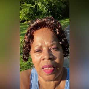 Meet your Posher, Cynthia